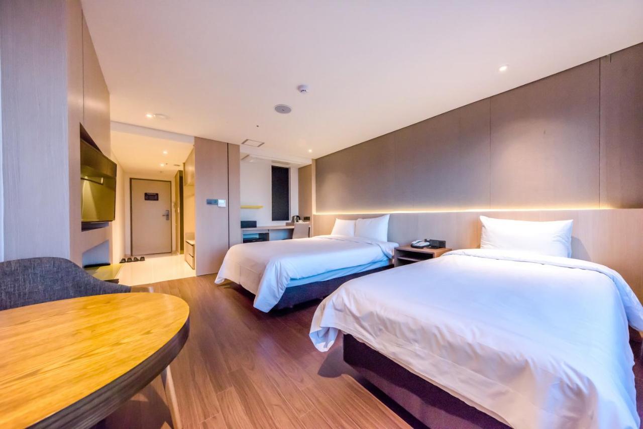 The First70 Hotel Seogwipo Exterior photo