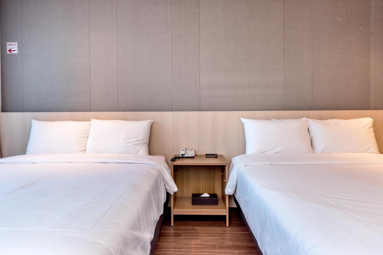 The First70 Hotel Seogwipo Exterior photo