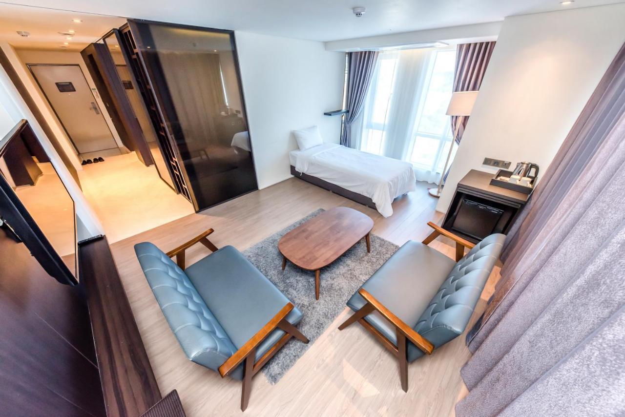 The First70 Hotel Seogwipo Exterior photo