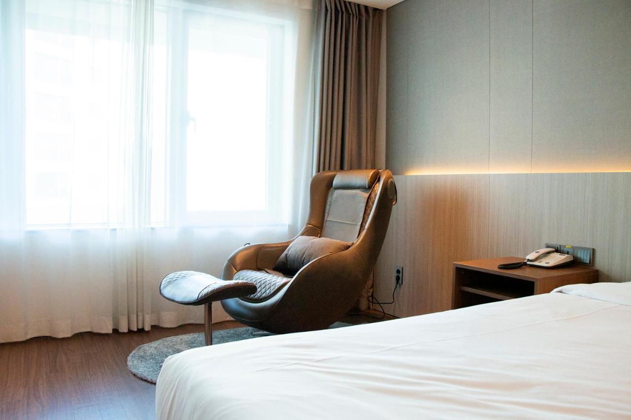 The First70 Hotel Seogwipo Exterior photo