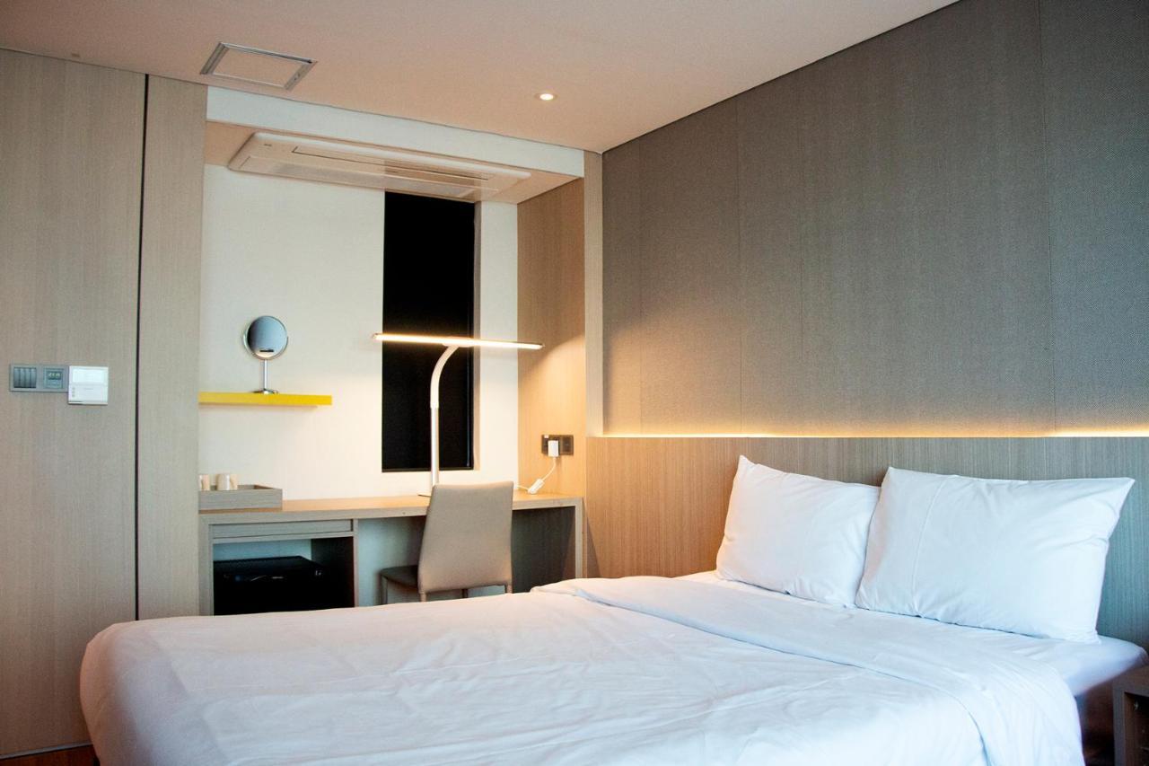 The First70 Hotel Seogwipo Exterior photo