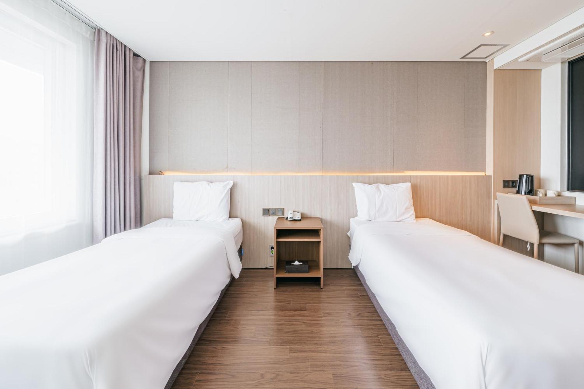 The First70 Hotel Seogwipo Exterior photo