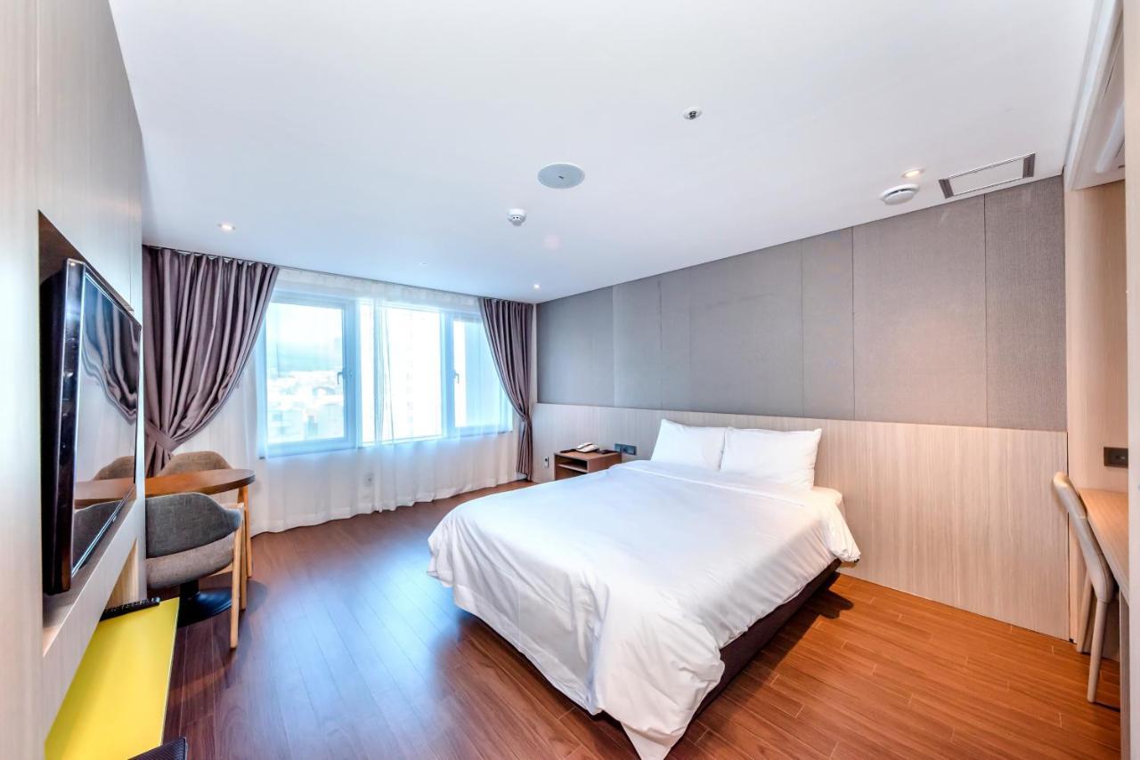 The First70 Hotel Seogwipo Exterior photo