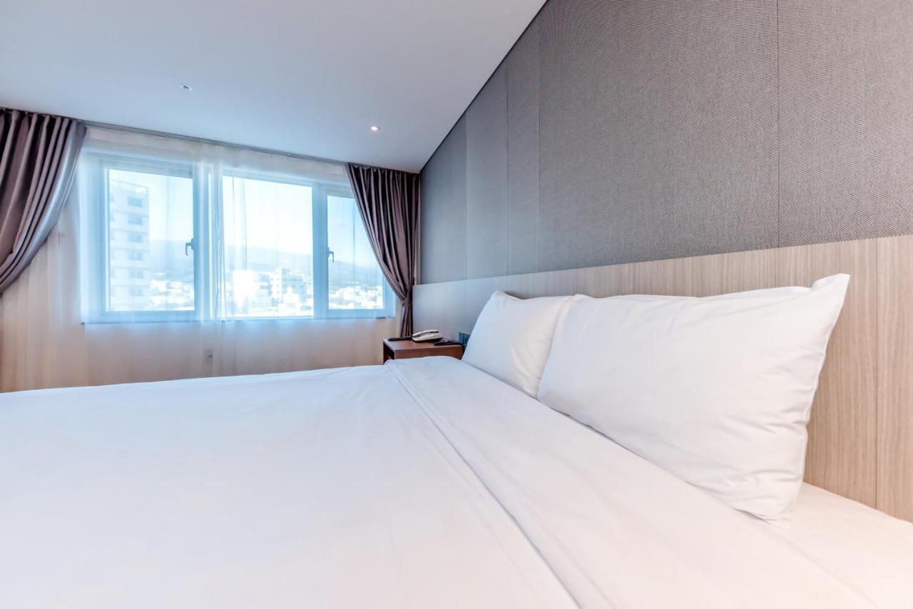 The First70 Hotel Seogwipo Exterior photo