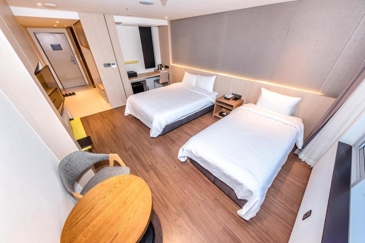 The First70 Hotel Seogwipo Exterior photo